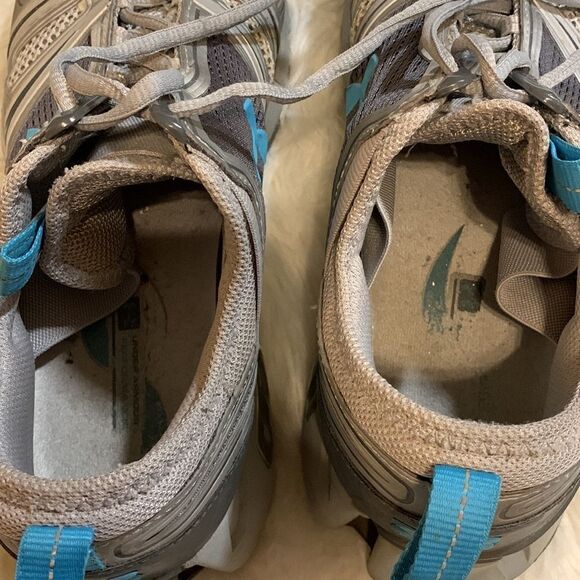 Under Armour size 12 ladies performance walker sneakers - Picture 9 of 9